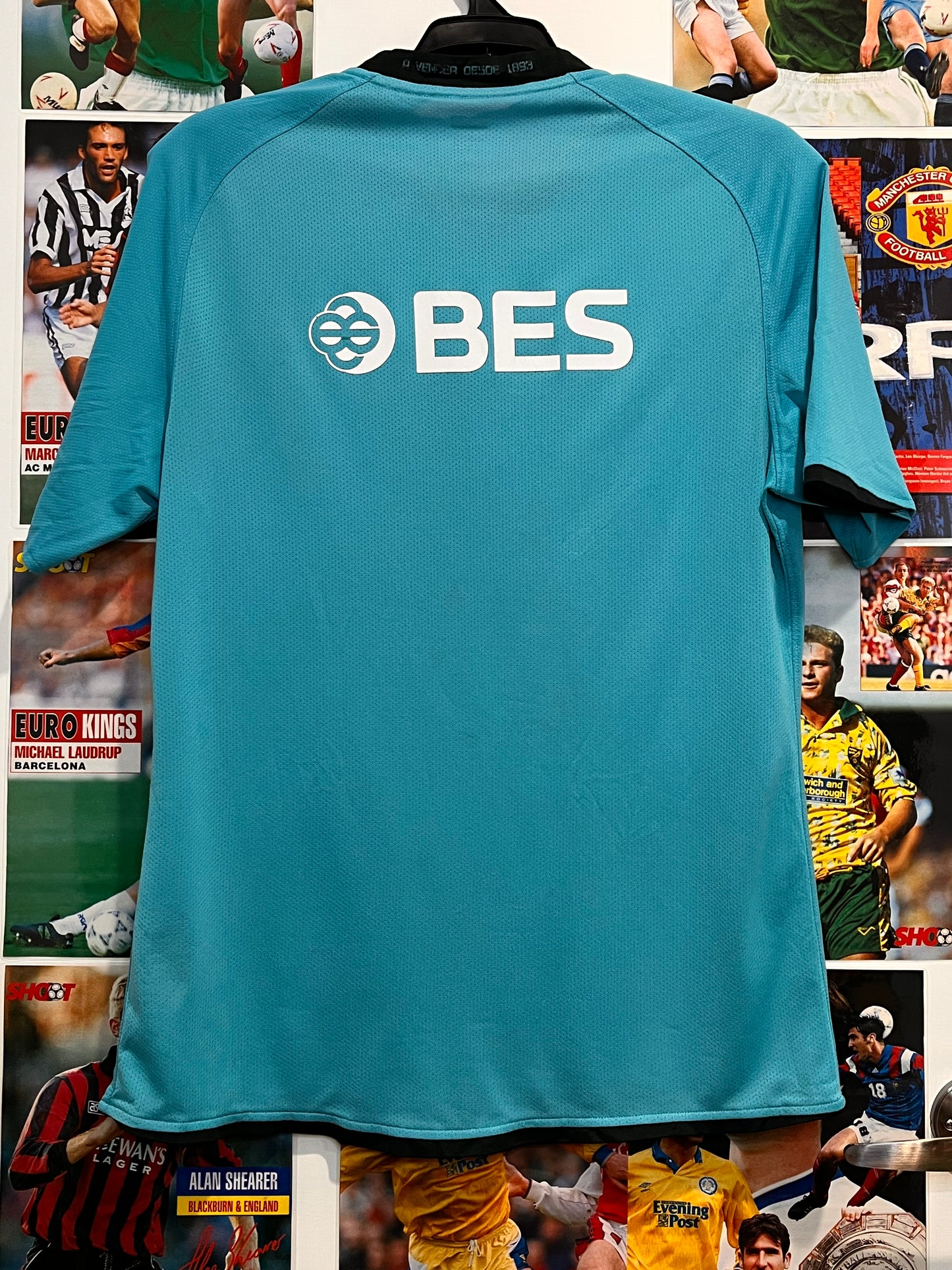 FC Porto 2008-09 Away player issue - L