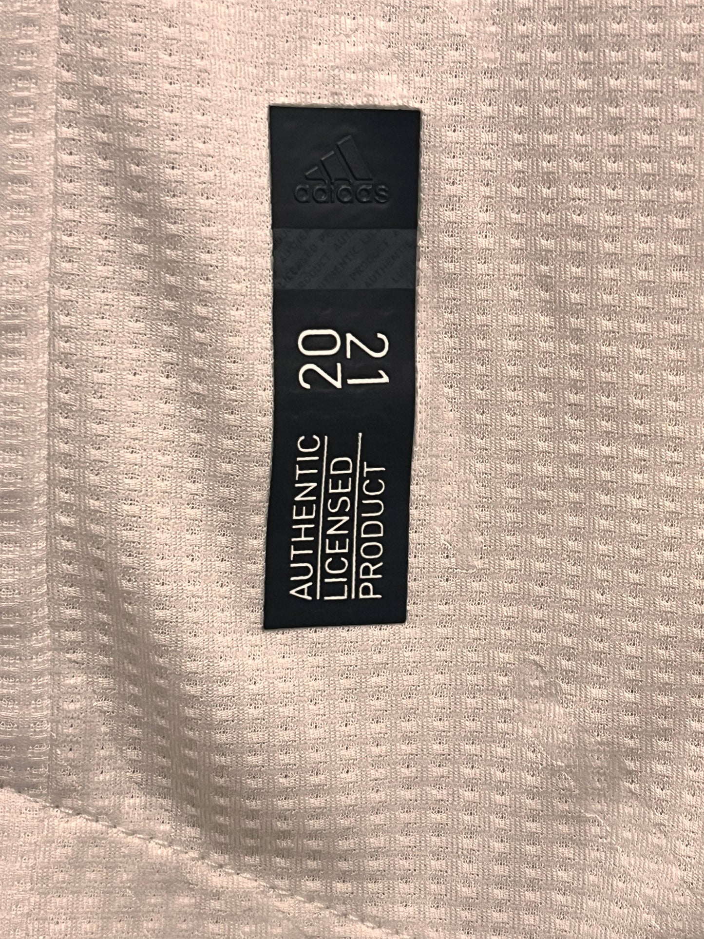 Real Madrid 2021-22 Home Heatrdy Hazard 7 - L