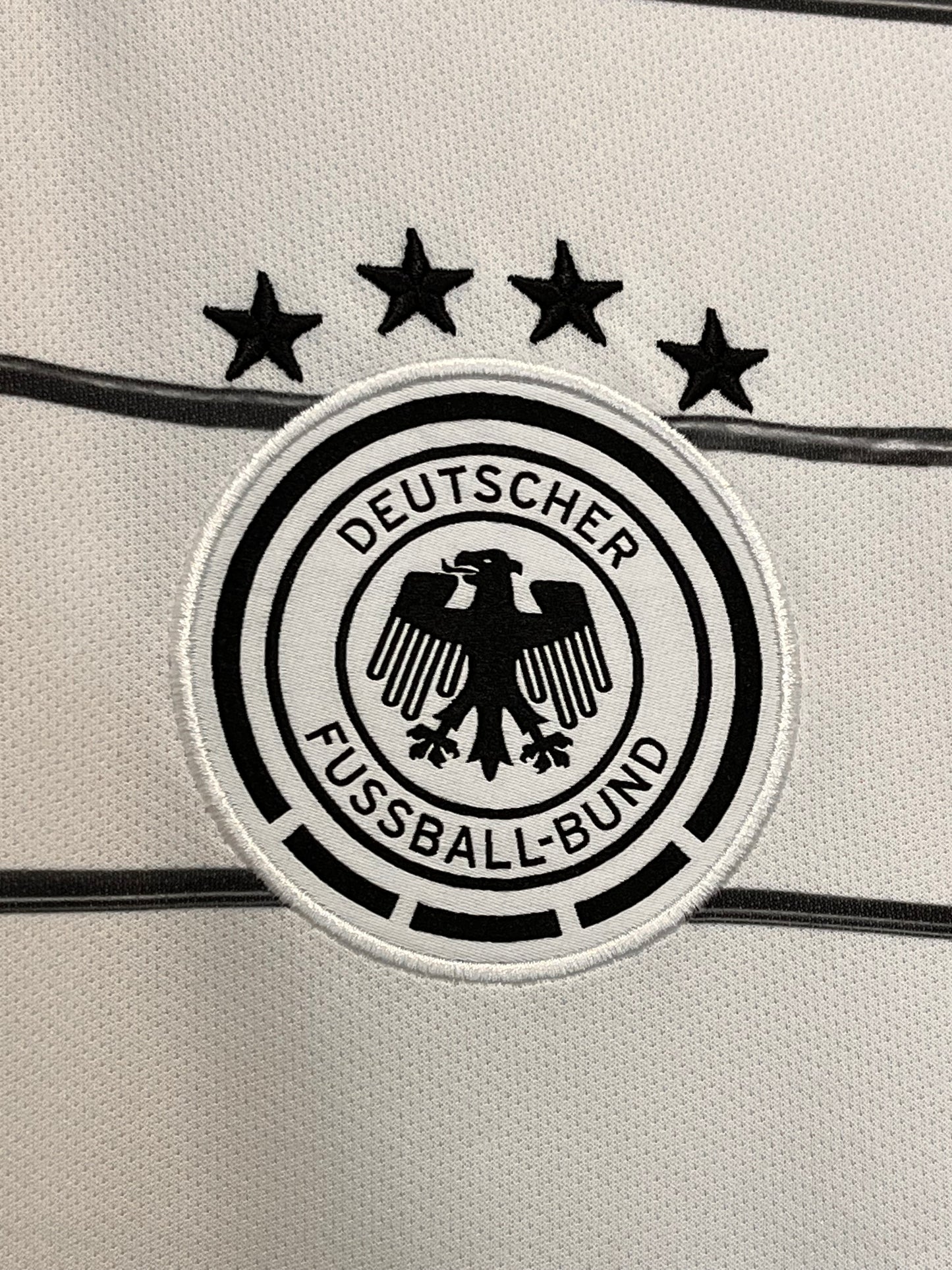 Germany 2020-21 Home - L - EH6105