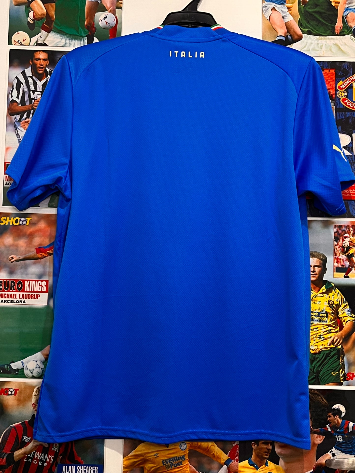 Italy 2022 Home - L - 765643-01