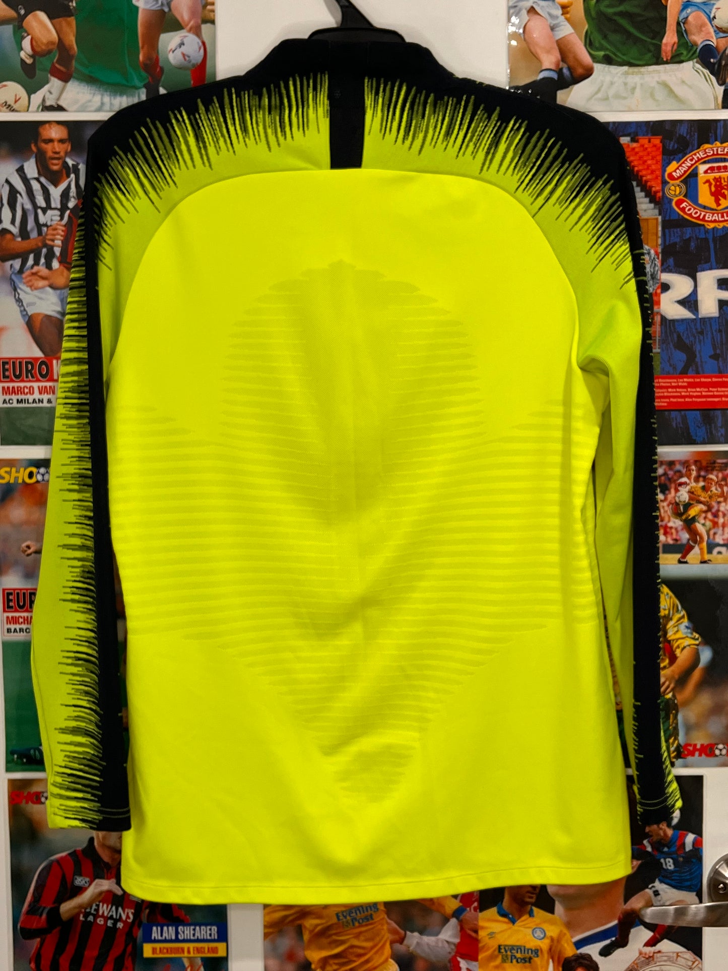 Manchester City 2018-19 Training Top - L - 894190-702