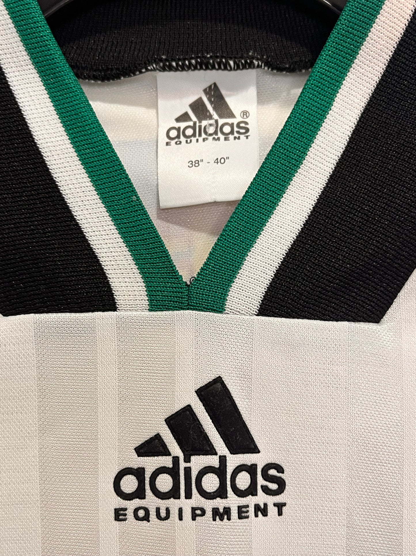 Liverpool 1993-95 Away - M