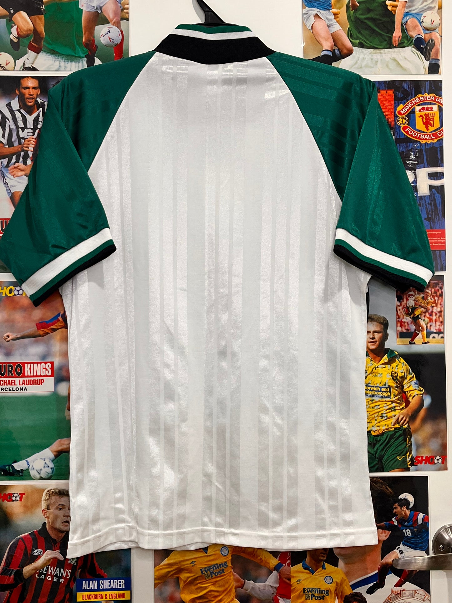 Liverpool 1993-95 Away - M