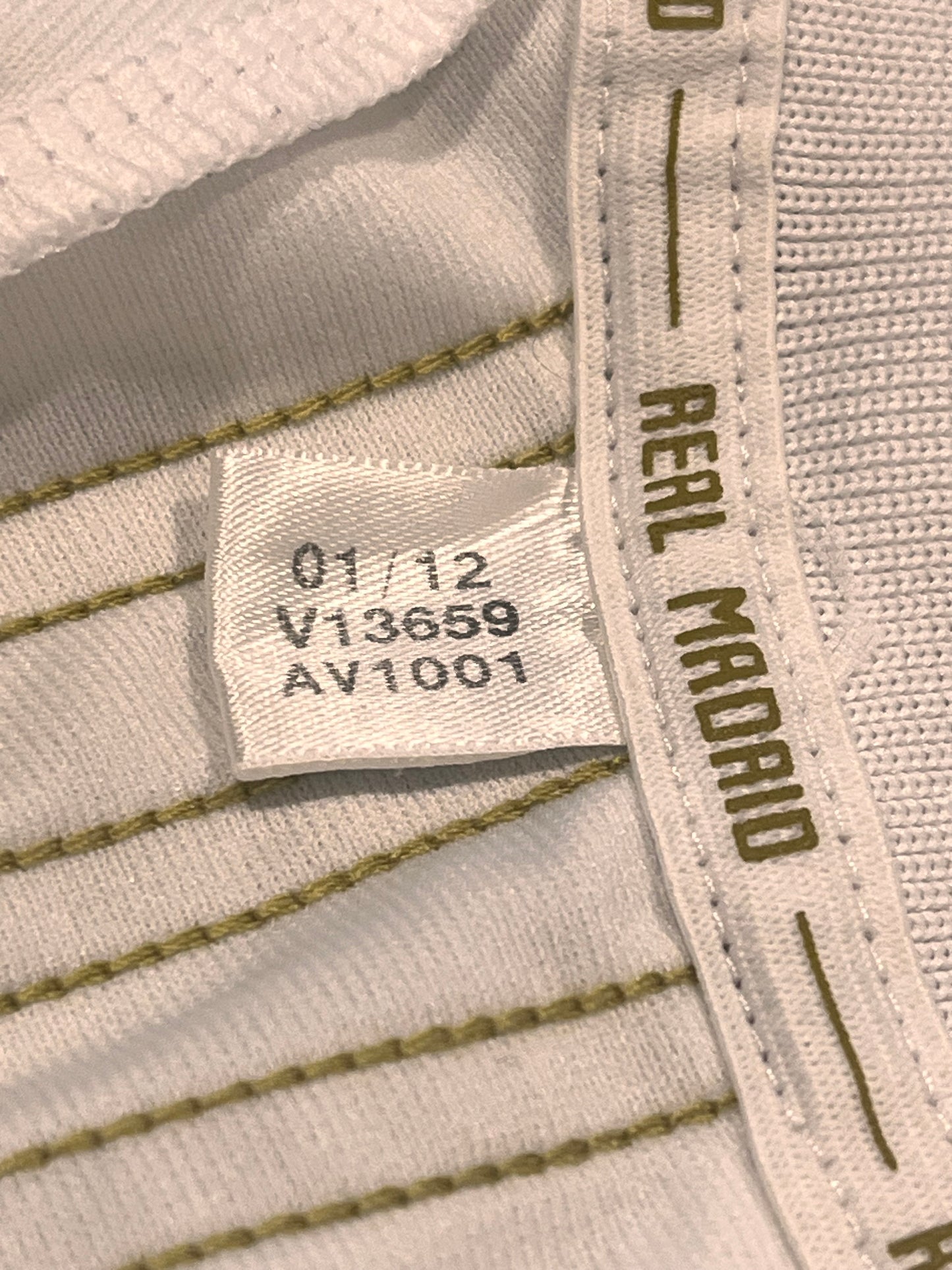 Real Madrid 2011-12 Home - S - V13659